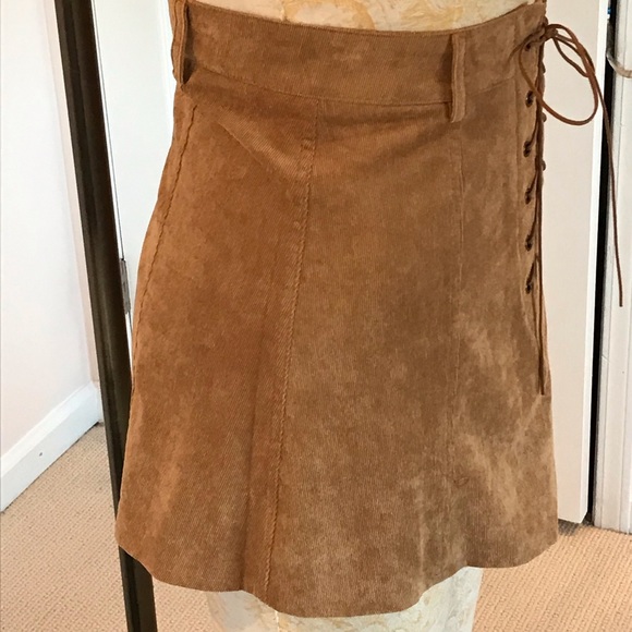 NWT LF One Way Tan Corduroy High Waist Mini 26” waist - Picture 3 of 8